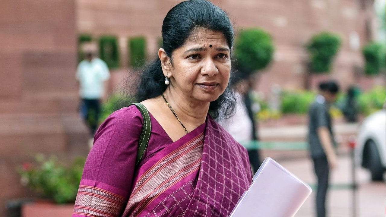 மக்களவை தேதி குறிப்பிடாமல் ஒத்திவைக்கப்பட்ட பின் சபாநாயகர் தேநீர் விருந்து. பிரதமர் மோடி, மத்திய அமைச்சர்கள் பங்கேற்பு.