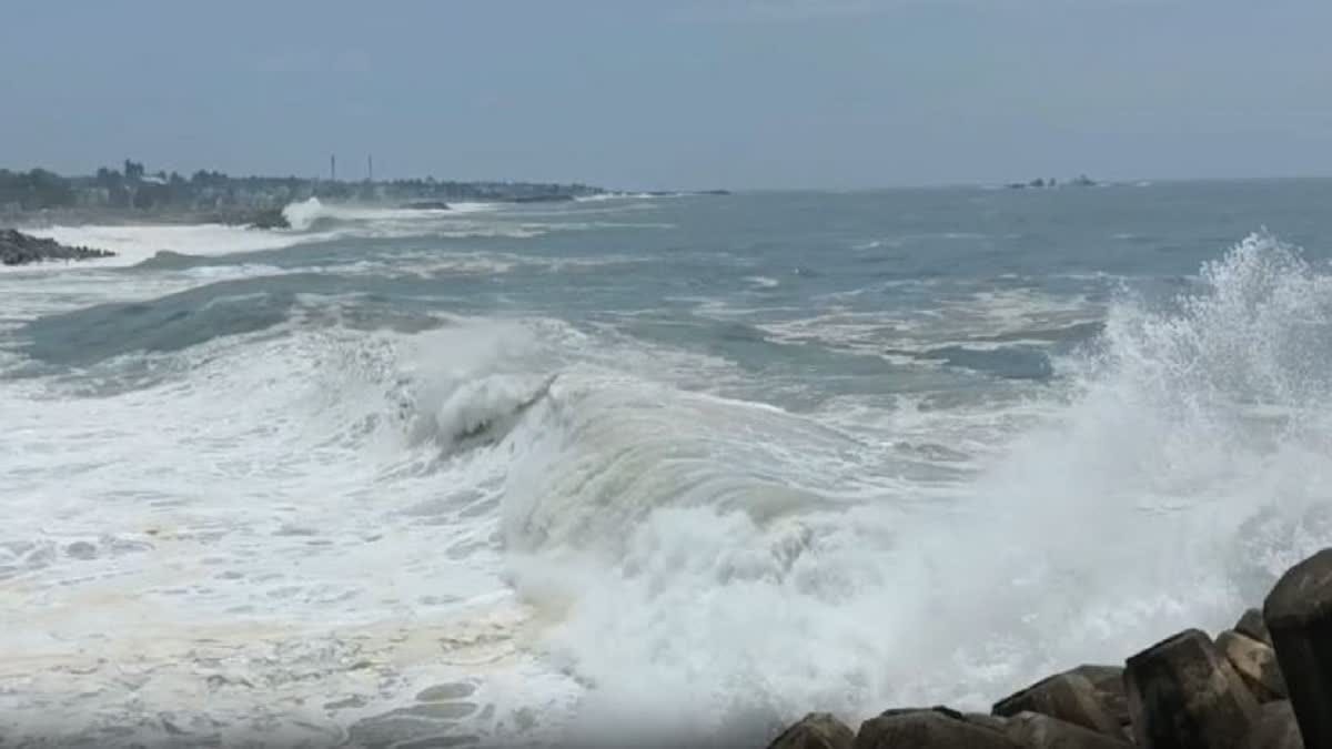 கடல் சீற்றம் - மீனவர்களுக்கு எச்சரிக்கை